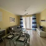 Przytulny Apartament Niedaleko Centrum